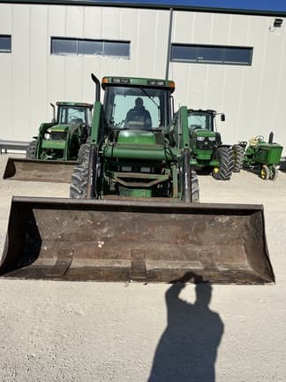 Image of John Deere 7410 equipment image 2