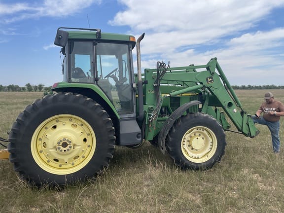 1997 John Deere 7410 Equipment Image0