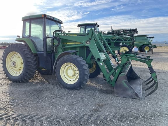 Image of John Deere 7810 equipment image 2