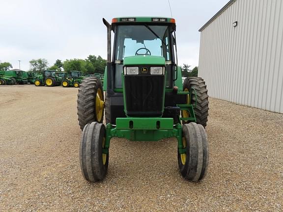 Image of John Deere 7810 equipment image 4
