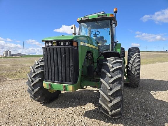 Image of John Deere 8400 equipment image 2