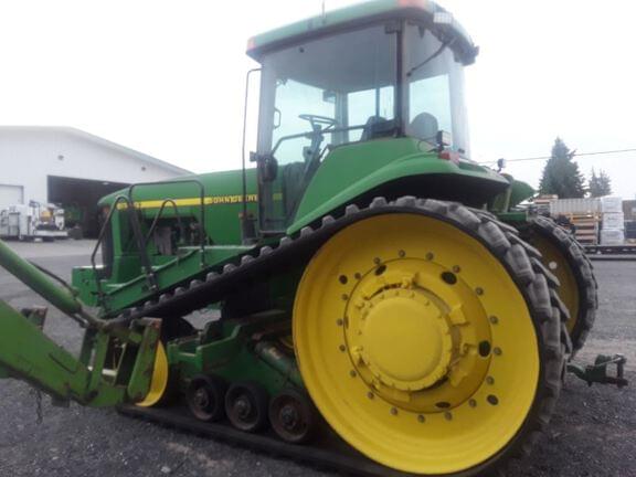 Image of John Deere 8400T equipment image 1