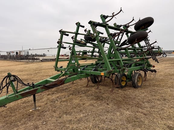 1997 John Deere 980 Equipment Image0