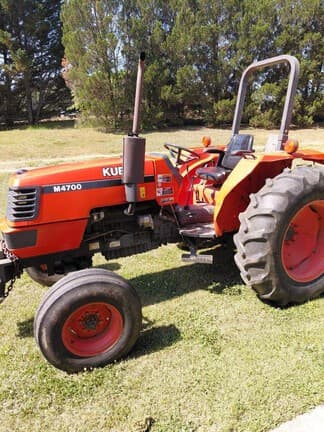 Image of Kubota M4700 equipment image 2