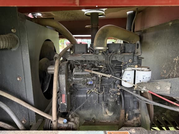 Image of MacDon 9200 equipment image 3