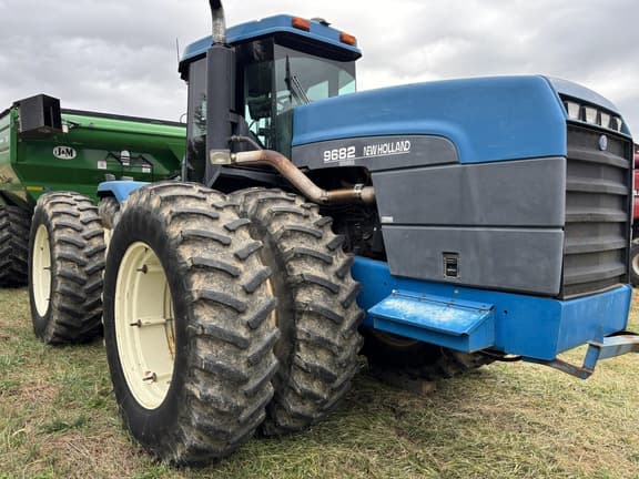 Image of New Holland 9682 equipment image 3