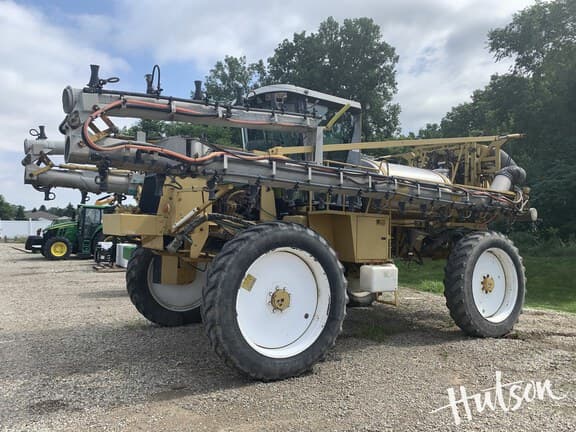 Image of RoGator 854 equipment image 2