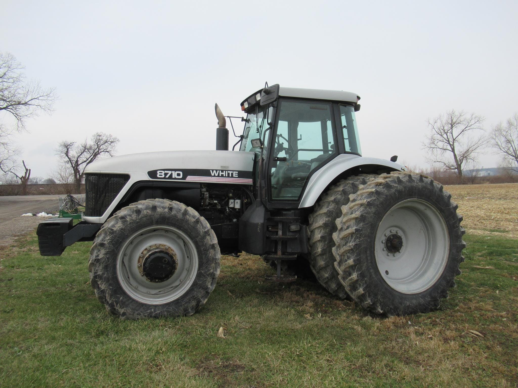1998 AGCO White 8710 Equipment Image0