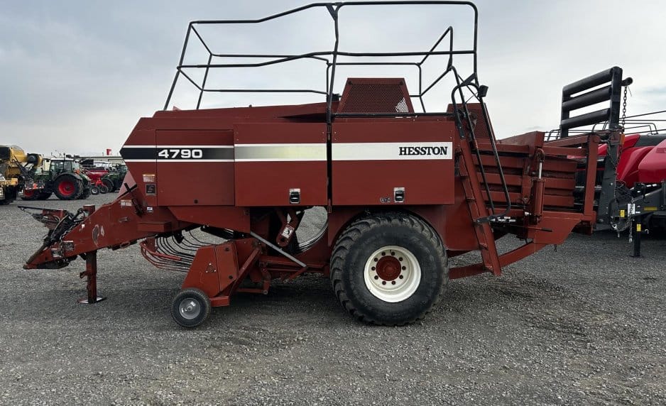 Hesston 4790 Equipment Image0