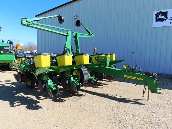 Image of John Deere 1760 equipment image 2