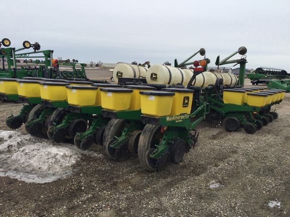 Image of John Deere 1770 equipment image 3