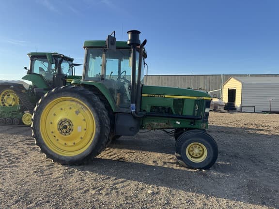 Image of John Deere 7410 equipment image 2