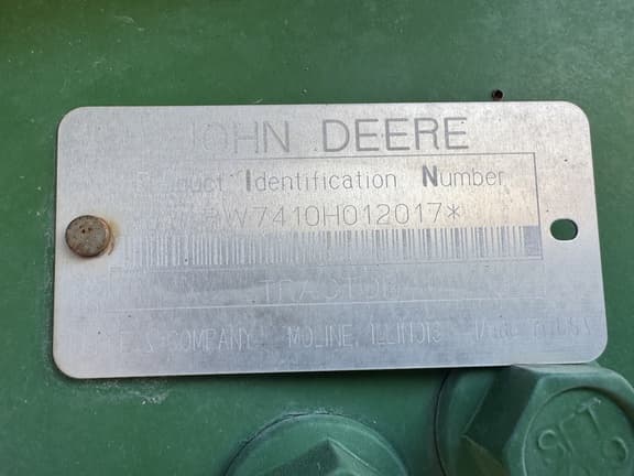 Image of John Deere 7410 equipment image 4