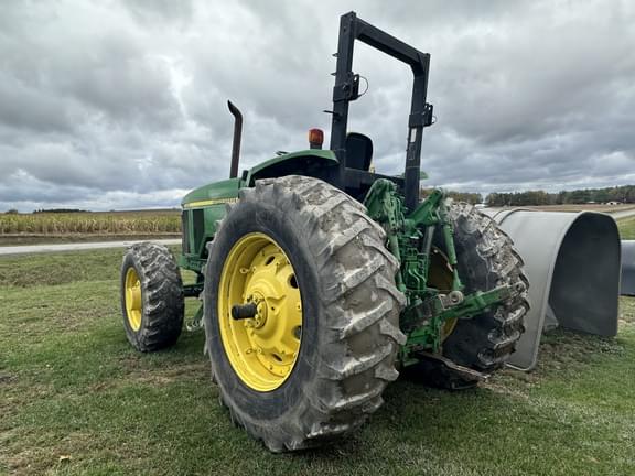 Image of John Deere 7610 equipment image 3