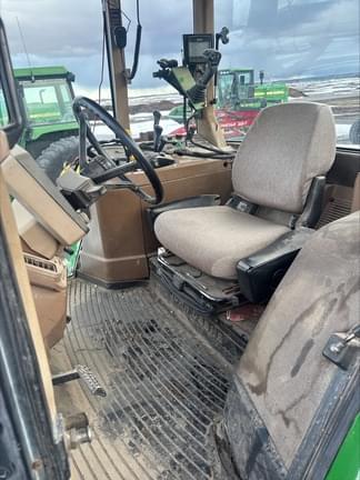 Image of John Deere 7810 equipment image 4