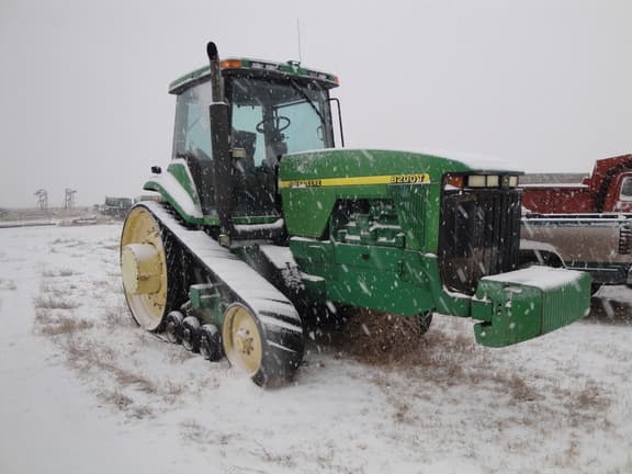Image of John Deere 8200T equipment image 2
