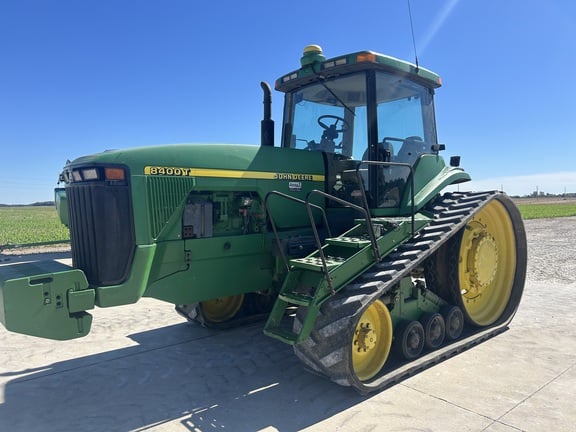 1998 John Deere 8400T Equipment Image0