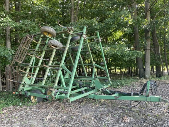 1998 John Deere 980 Equipment Image0