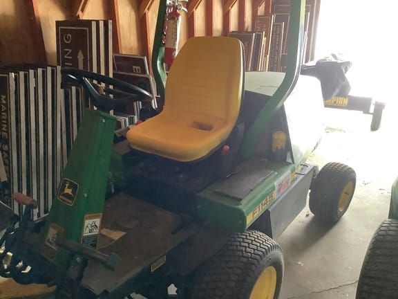 1998 John Deere F1145 Equipment Image0