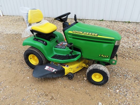 1998 John Deere LX255 Equipment Image0