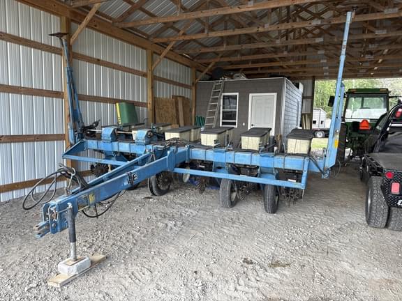 Image of Kinze PT equipment image 4