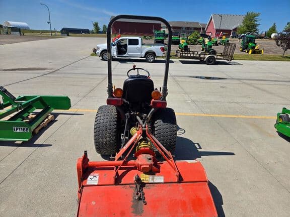 Image of Kubota B7300 equipment image 3