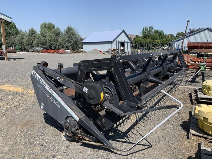 1998 MacDon 942 Equipment Image0