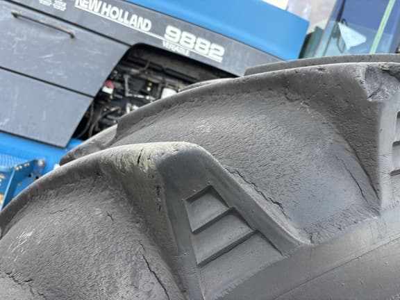 Image of New Holland 9882 equipment image 2