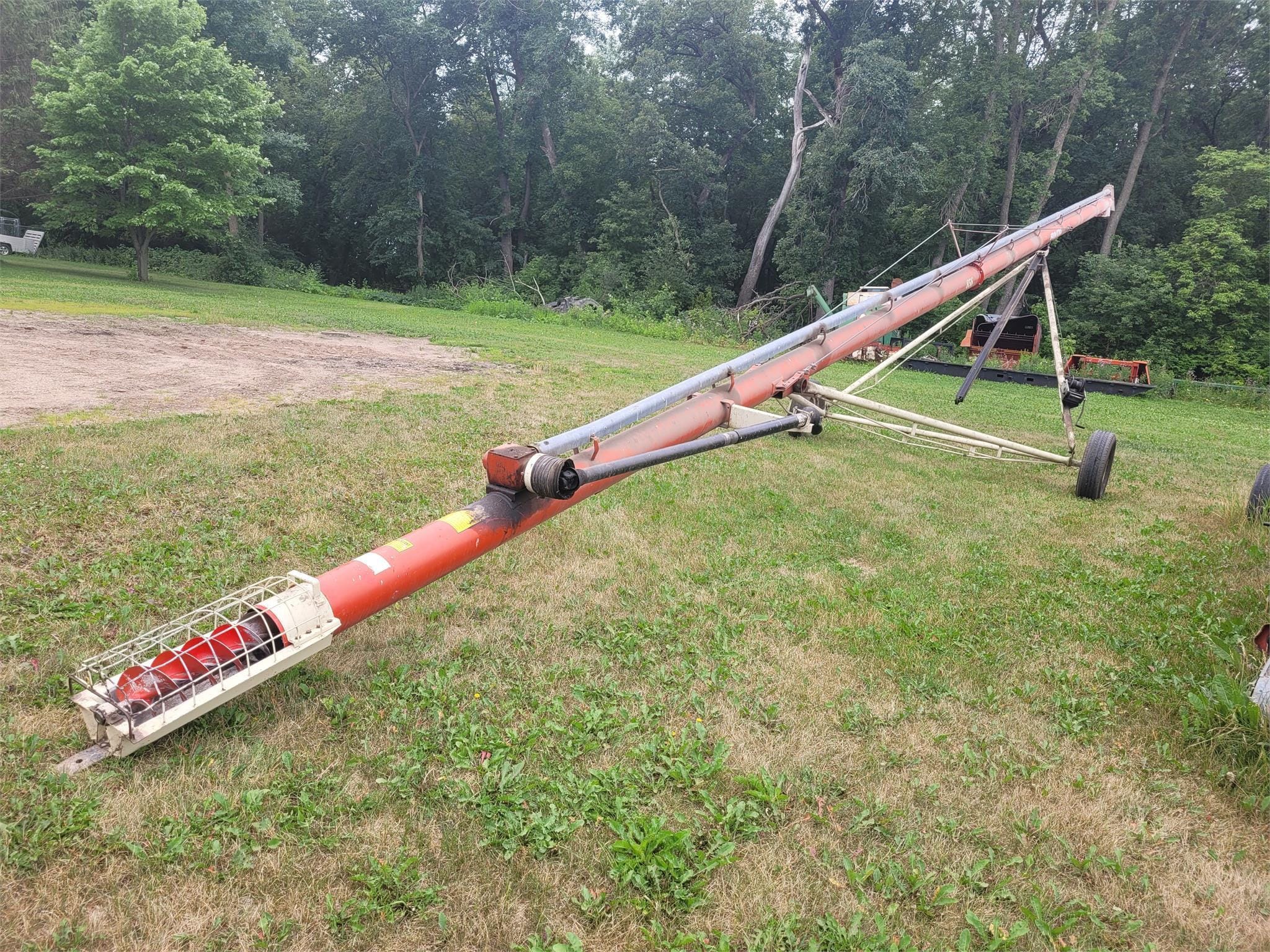 1999 Farm King 8x56 Equipment Image0