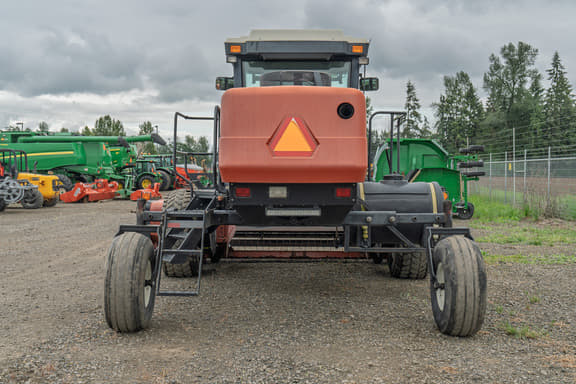 Image of Hesston 8450 equipment image 3
