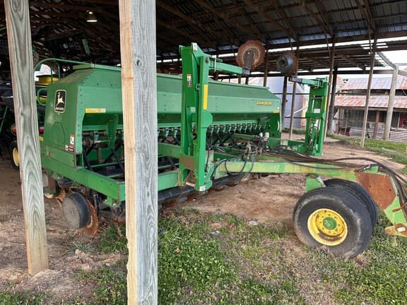 Image of John Deere 1560 equipment image 3