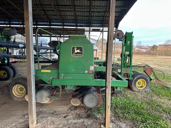 Image of John Deere 1560 equipment image 4