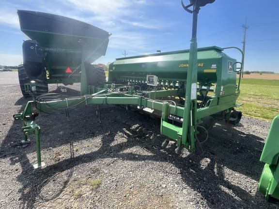 Image of John Deere 1560 equipment image 2
