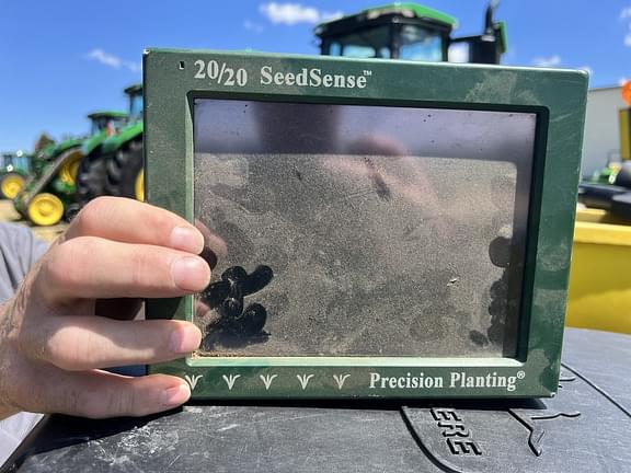 Image of John Deere 1760 equipment image 4