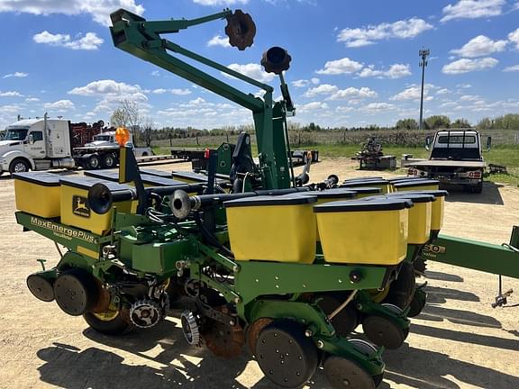 Image of John Deere 1760 equipment image 2
