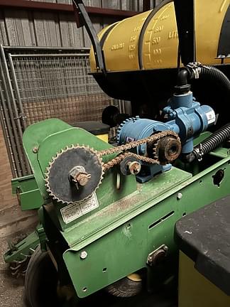 Image of John Deere 1770 equipment image 2