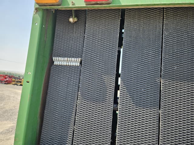 Image of John Deere 566 equipment image 3