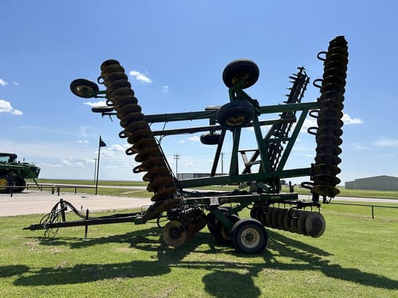 Image of John Deere 637 equipment image 1