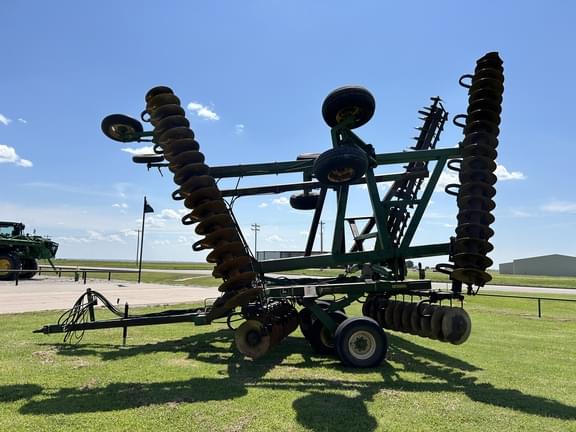 Image of John Deere 637 equipment image 1