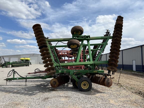 Image of John Deere 637 equipment image 1