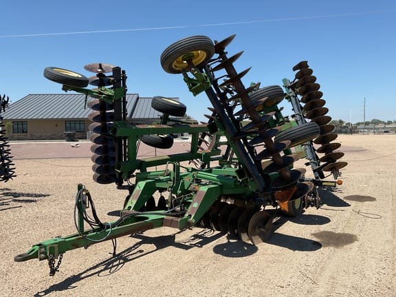 1999 John Deere 637 Equipment Image0