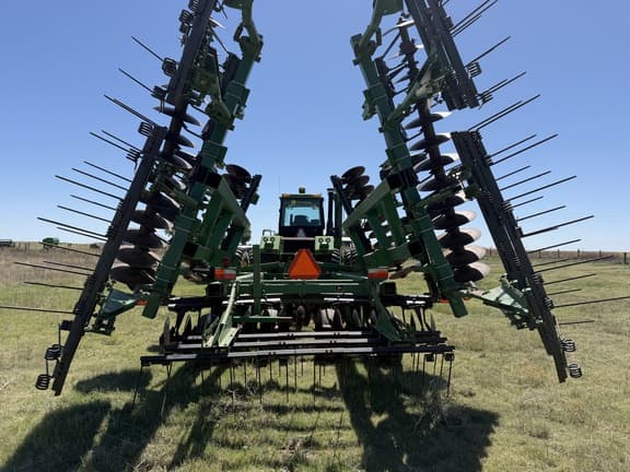 Image of John Deere 637 equipment image 2