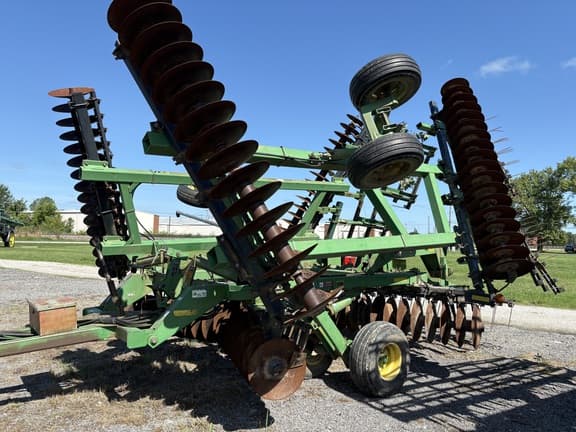 Image of John Deere 637 equipment image 1