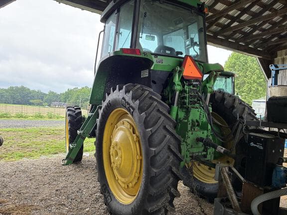 Image of John Deere 7210 equipment image 3