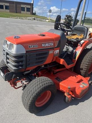 Image of Kubota B7300 equipment image 2