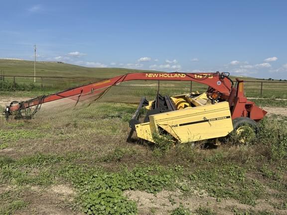 Image of New Holland 1475 Image 0