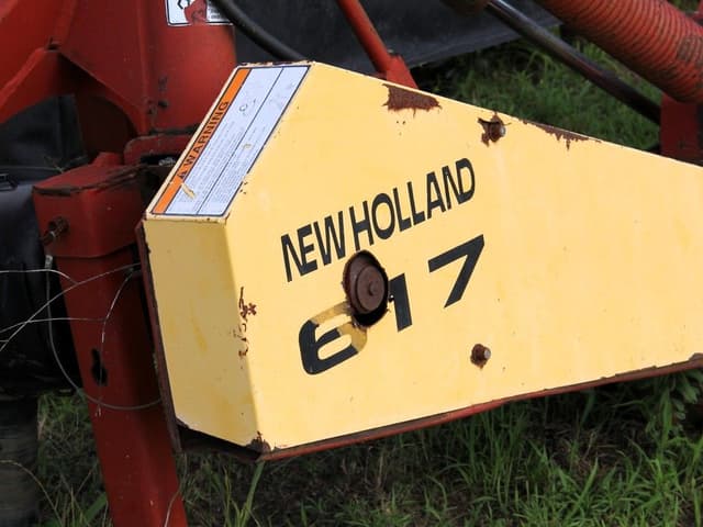Image of New Holland 617 equipment image 1