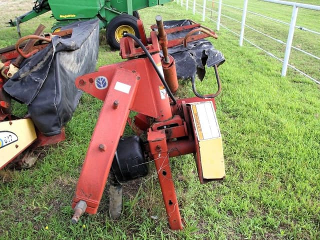 Image of New Holland 617 equipment image 2
