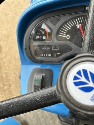 Image of New Holland TC33 equipment image 2