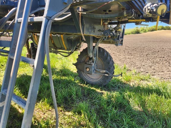 Image of Hagie 2100 equipment image 3